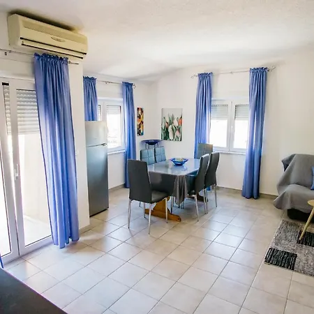 Apartment Kobi Vir