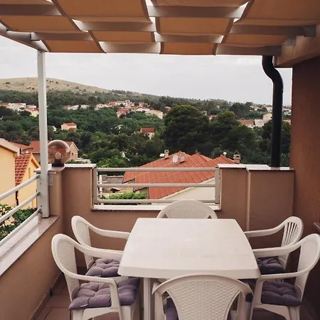 Apartment Kobi Vir